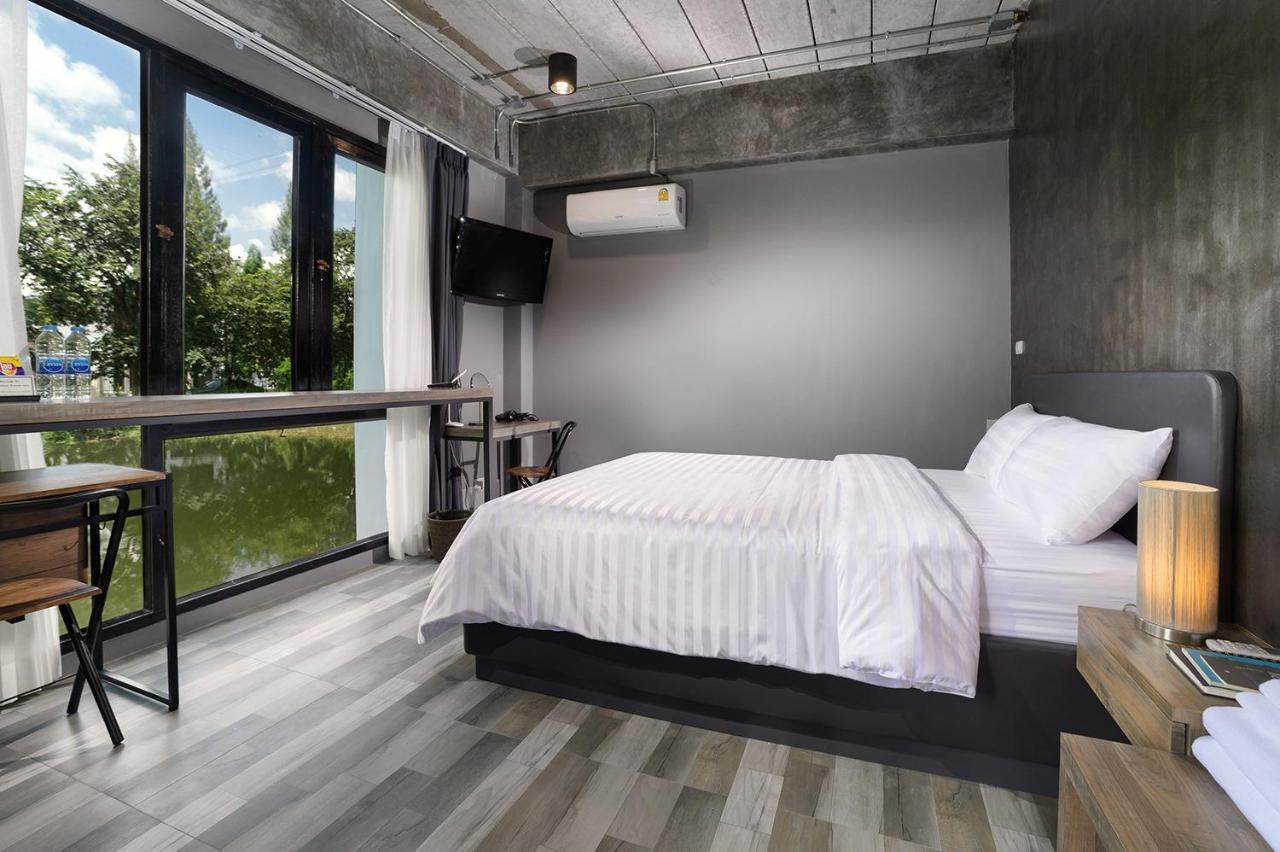 The Nichehome Waterside Living Csiangmaj Kültér fotó